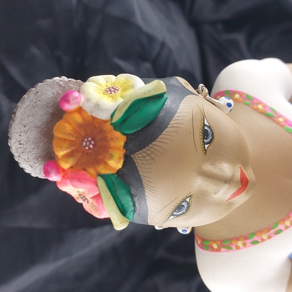 "Lupita" Najaco mexican handpainted folk art ceramic doll figure with vegetables - Picture 7 of 8